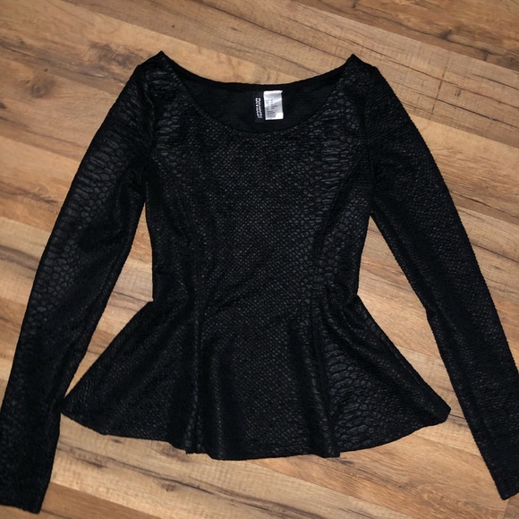 Black snake print peplum top - Picture 2 of 6
